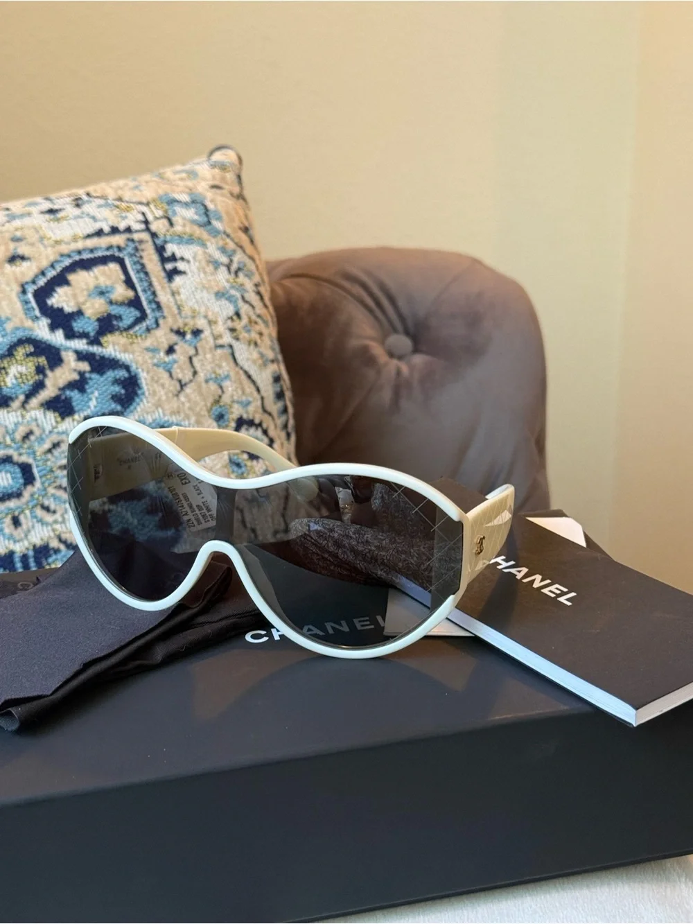 🔥NWT Chanel - Shield Sunglasses - White Black Mirror - Chanel Eyewear $575🔥